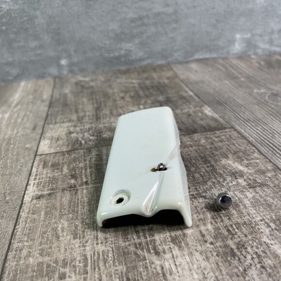 Singer Sewing Machine Zig Zag Model 478 Replacement Light Cover - Picture 2 of 3